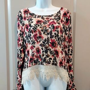 🔴 CLEARANCE   H&M Divided cropped floral sweater